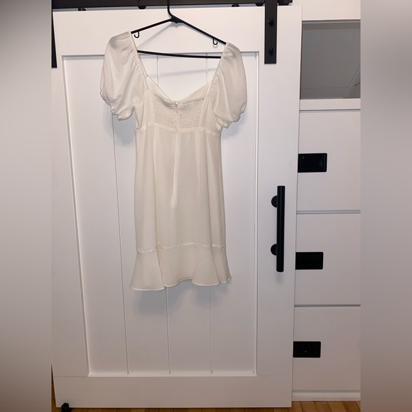 Revolve ❤︎︎ BCBGeneration - Puff sleeve dress in white - Picture 5 of 6